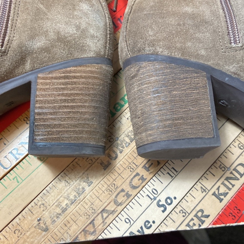Bos & Co taupe booties - Picture 4 of 9